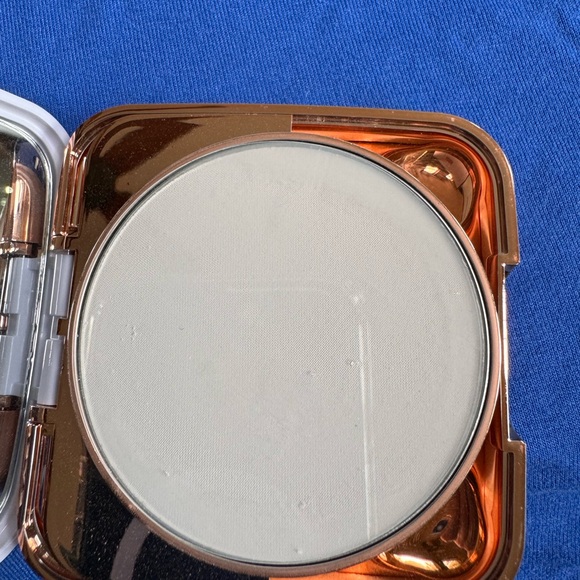 Ever BLUR Perfecting Face Powder Finishing Powder (Translucent) Size 10gm/0.35oz - Picture 4 of 9